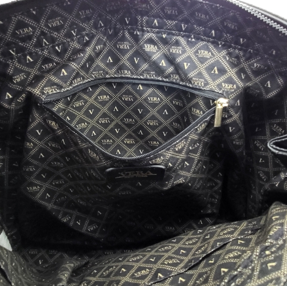 Vera New York Large Black Leather Tote/Handbag with Side Snap & Sig Logo Lining - Picture 5 of 13